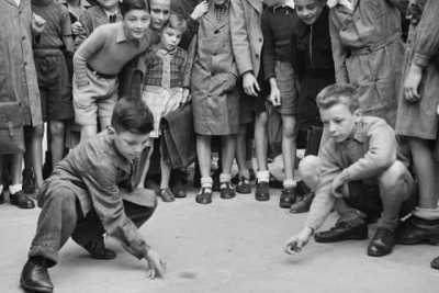 Le nostalgiche biglie di vetro: un tempo importate dagli Usa, oggi sono introvabili